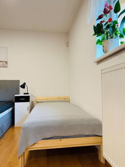 Family-Friendly Prague 5 Stay エクステリア 写真